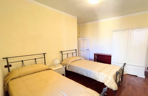 Spoleto Villa | Spoleto central detached villa- car unnecessary - wifi - sleeps 10