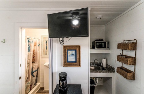 Freeport Cabin | Spoonbill 1 Bedroom Cottage - Spoonbill - One Bedroom Cottage