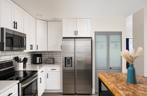 Englewood House | Spotless Updated Home Near Denver 2 Ensuite Bedrooms Arcade & 2Gbps Internet