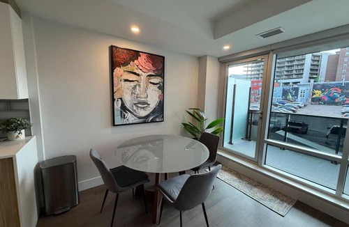 Downtown Halifax Apartment | Spotless vibrant & modern 1 BR with 6 appliances