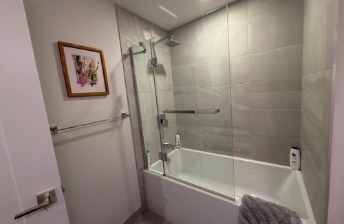 Downtown Halifax Apartment | Spotless vibrant & modern 1 BR with 6 appliances