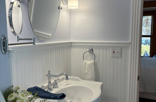 Lincolnville House | Spouter Inn Bed & Breakfast
