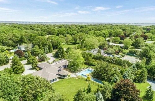 Remsenburg House | Sprawling Southhampton Township Ranch