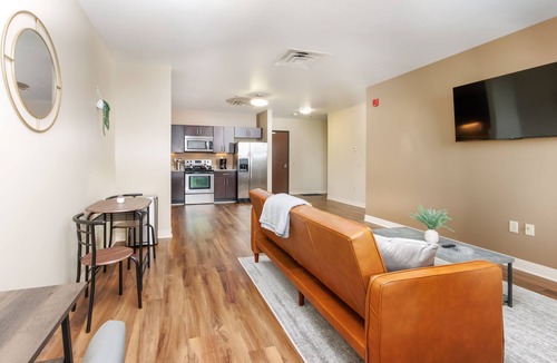 Downtown Pittsburgh Apartment | Sprawling Stadium Views | Prime Location | 24/7 Gym Terrace Roku WiFi