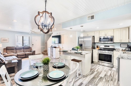Panama City Beach House | SPRING BEACH VACAY- HEATED POOLS, GOLF CART, 11 POOLS, MINI GOLF- 5 STAR REVIEWS