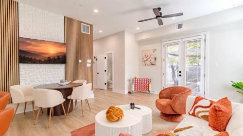 Spring Branch Central House | Spring Branch 3BR - Mins to CityCentre