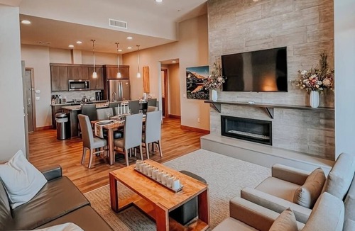 Breckenridge Condo | Spring Break @ Premier Ski in/Ski out Luxurious Residence on Peak 8, fits 12 ppl