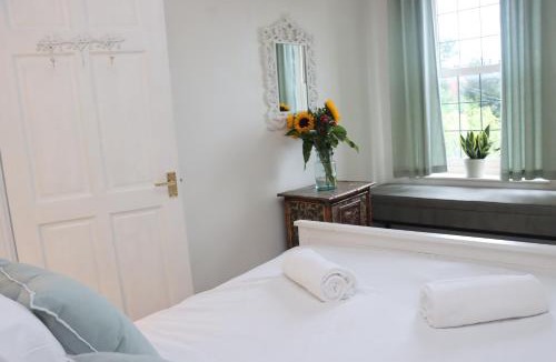 Penistone House | Spring Cottage