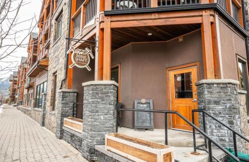 Canmore Apartment | Spring Creek Penthouse by Canadian Rockies Vacation Rentals