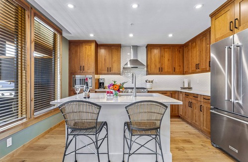 Canmore Condo | Spring Creek Vacations 1 BR Condo 203B