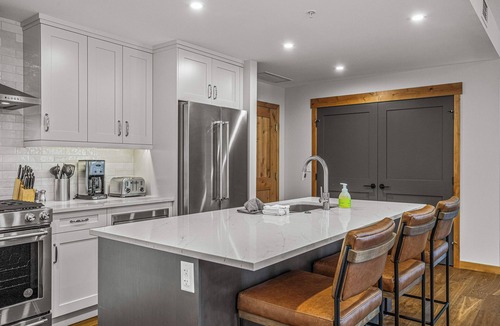 Canmore Condo | Spring Creek Vacations 3 BR Premier Condo 213TM