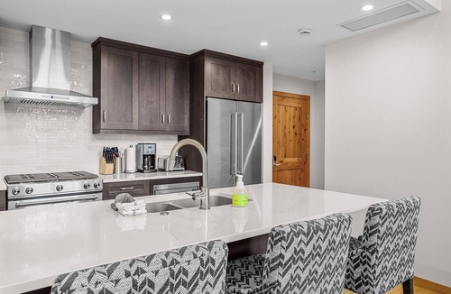Canmore Condo | Spring Creek Vacations 1 Bedroom Elevated Condo 405TM