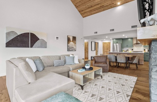 Canmore Condo | Spring Creek Vacations 2 BR Elevated Condo 402TM