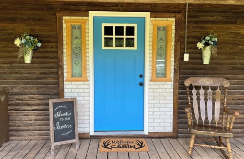 Powell Cabin | SPRING DISCOUNT Charming 3 bedroom log cabin near Bella Vista Ar. Private