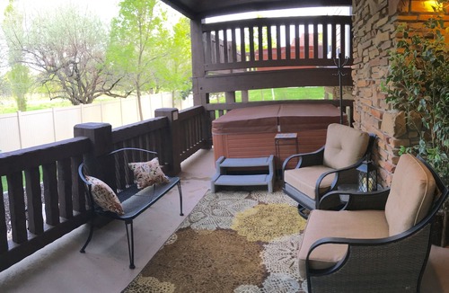 Ogden Condo | Spring Extreme Special! Snowbasin Lakeside Romantic Getaway. Hot Tub, Garage.