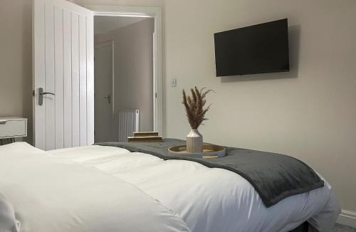 Guide House | Spring Gardens