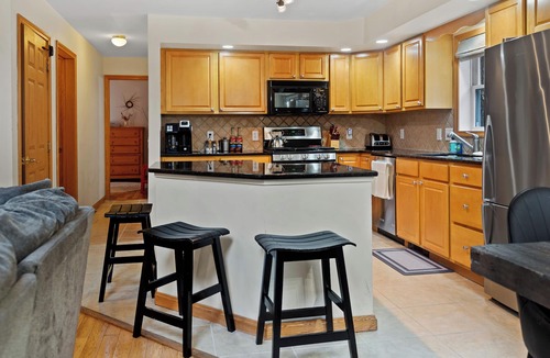 West Dover House | Spring Golf near Mt Snow -FAMILY Vermont Getaway - Hot Tub- Game Room- Fire Pit