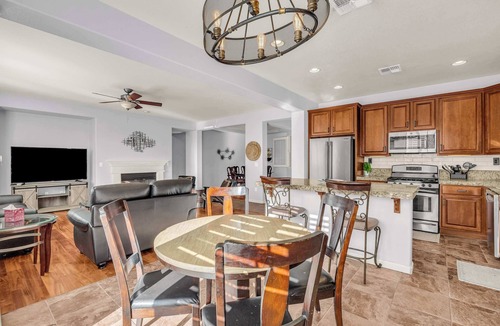 Reno House | Spring Haven/5TVs/Sleeps 13/8beds