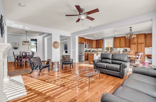 Reno House | Spring Haven/5TVs/Sleeps 13/8beds