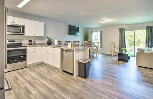 Spring Hill House | Spring Hill Home: 5 Mi to Weeki Wachee Park!
