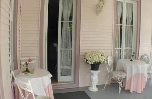 Spring Lake Ski Chalet | Spring lake sleeps up to five