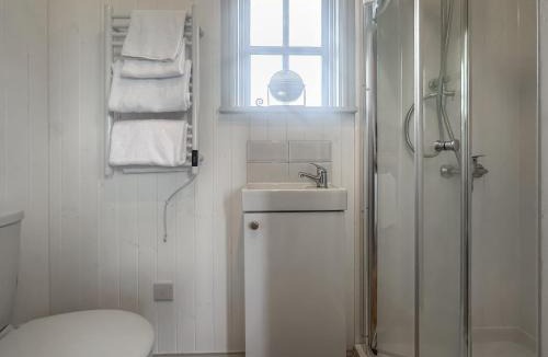 Rowrah House | Spring Meadow Shepherds Hut