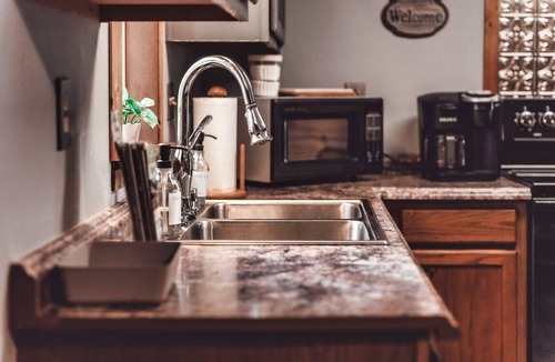 Rockbridge House | Spring Retreat | King Bed | Hot Tub | Forest Views