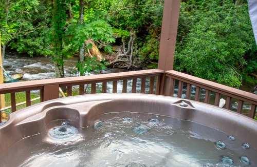 Topton House | Spring Ridge Yurt - Creekside Glamping w/Private Hot Tub