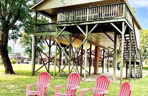Hardy Cabin | Spring River Waterfront Cabin - Walking Distance to Downtown Hardy & Loberg Park