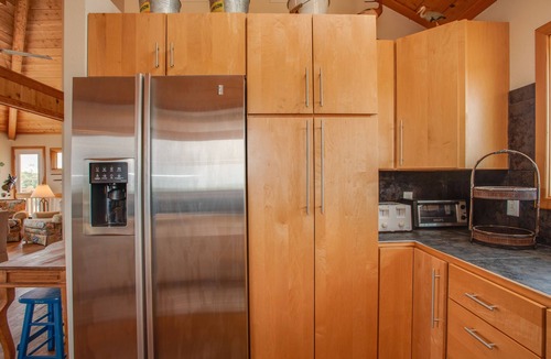 Carova Beach House | SPRING SPECIAL Canal Front ADVANCE WELL WATER Pet Friendly PADDLE BOARD