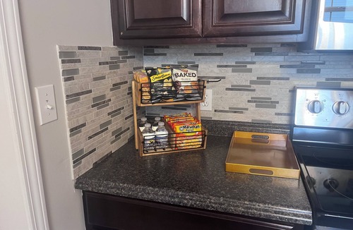 Crestline Heights House | Spring Stay in Birmingham Large 4BR Near Events & Hospitals I Pet Friendly
