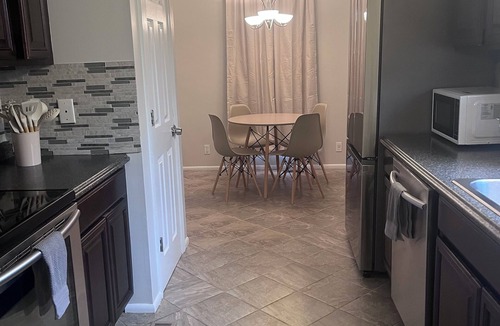 Crestline Heights House | Spring Stay in Birmingham Large 4BR Near Events & Hospitals I Pet Friendly