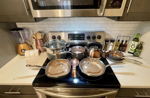 Newark Apartment | Spring Suite 15