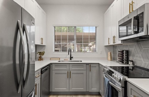 North Scottsdale Apartment | Spring Training Oasis King Bed Near Kierland