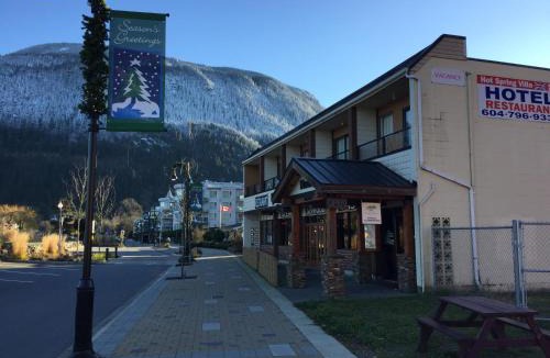 Harrison Hot Springs Hotel | Spring Villa Hotel