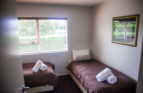 Cust Apartment | Springbank MountainSide Apartment