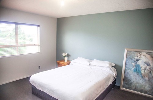 Cust Apartment | Springbank MountainView Apartment
