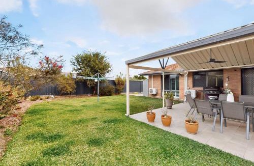 Springfield House | Springfield 4BR Air Conditioned with BBQ and Patio