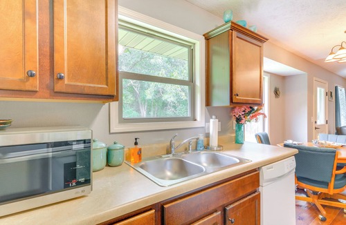 Brookline Station House | Springfield Area Home ~ 12 Mi to Downtown!