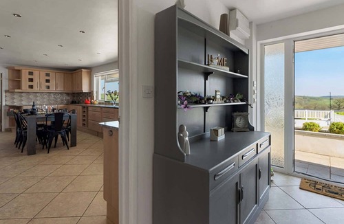 Newton Saint Cyres House | Springfield Deer View - Private Hot Tub & Communal Swimming Pool with Fishing nearby