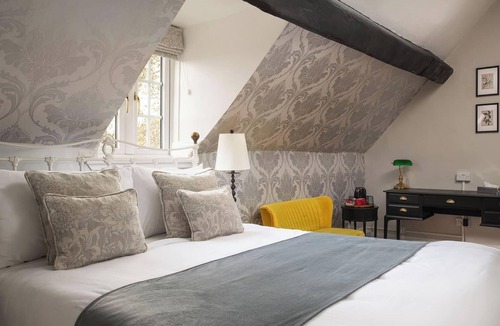 Coleshill House | Springfield House - Birmingham Airport & NEC