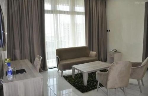 Asaba House | Springhill Hotel Suites-Guest Room