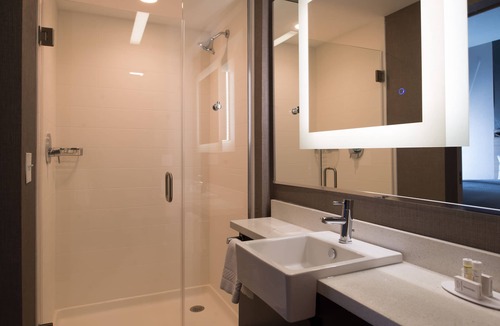 Greensboro Hotel | SpringHill Suites by Marriott Greensboro Airport