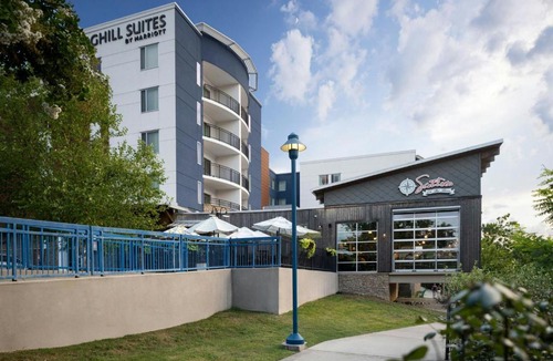 Downtown Chattanooga Hotel | SpringHill Suites by Marriott Downtown Chattanooga/Cameron Harbor