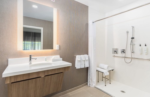Freeport Hotel | SpringHill Suites by Marriott Freeport Brunswick