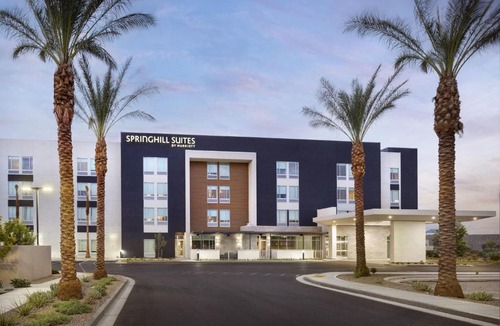 Las Vegas Hotel | SpringHill Suites by Marriott Las Vegas Airport