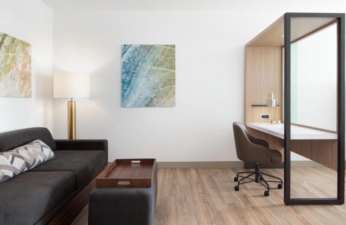 Hollins Hotel | SpringHill Suites by Marriott Roanoke North