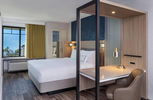 Carlsbad Village Hotel | SpringHill Suites by Marriott San Diego Carlsbad