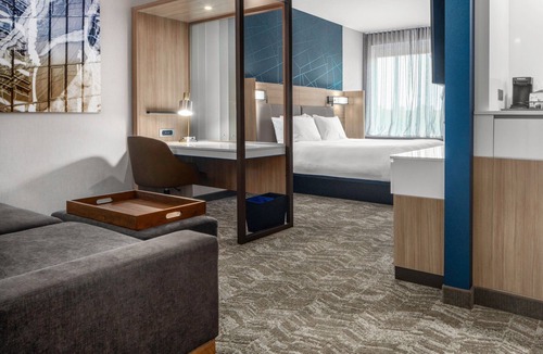 Charlotte Hotel | SpringHill Suites Charlotte Airport Lake Pointe
