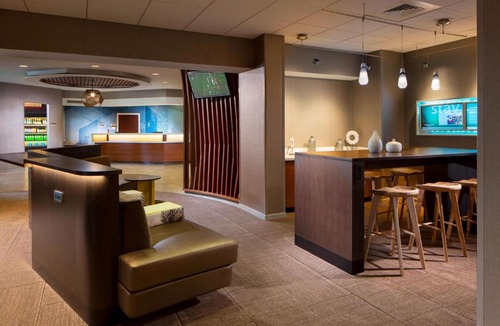 Half Day Hotel | SpringHill Suites Chicago Lincolnshire